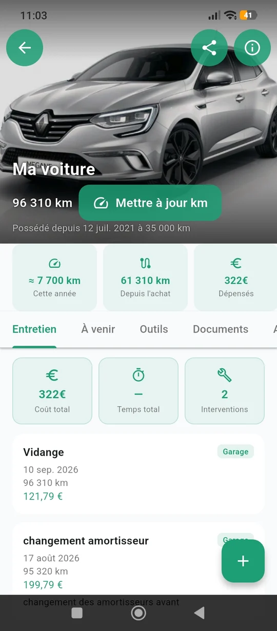 Application Rouage côté client : fiche du véhicule avec son kilométrage, ses dépenses et l'historique des entretiens réalisés par le garage.